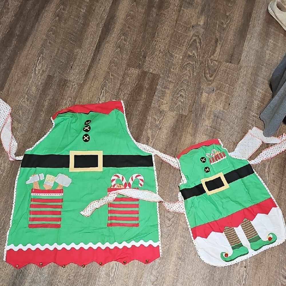 Kids Elf Costume Apron Set - Green and Red